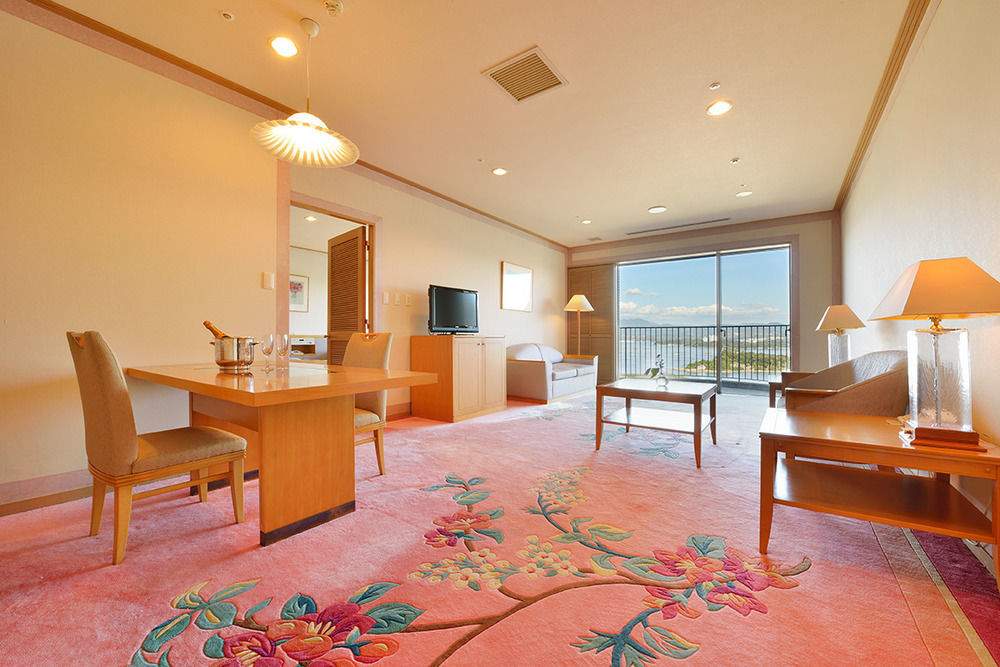 ชิระฮะมะ โคงะโนะอิ รีสอร์ตแอนด์สปา Hotel ชิราฮามะ ภายนอก รูปภาพ